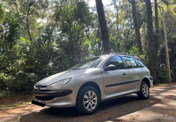 PEUGEOT 206 1.4 PRESENCE 8V FLEX 4P MANUAL PEUGEOT 206 1.4 PRESENCE 8V FLEX 4P MANUAL